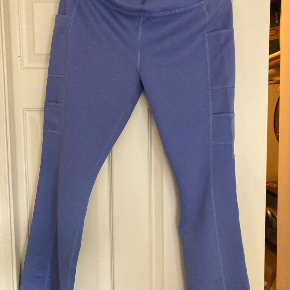 Jaanuu light blue scrub set   Top size L and bottom size M. - Picture 3 of 4